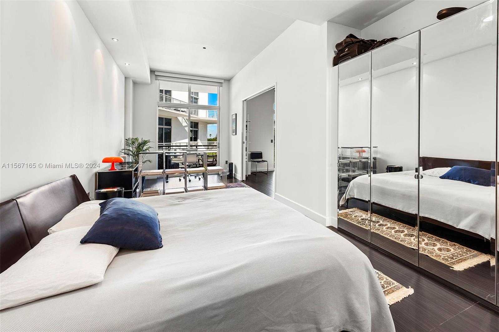 Small Image of 2001 MERIDIAN AVE #517, Miami Beach Number 16
