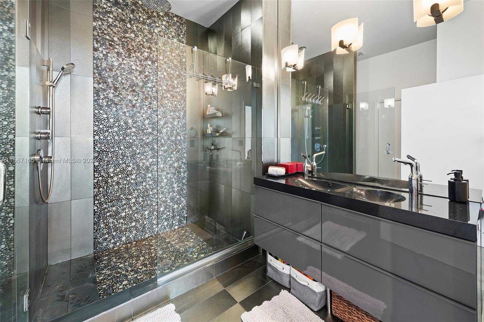 Small Image of 2001 MERIDIAN AVE #517, Miami Beach Number 17