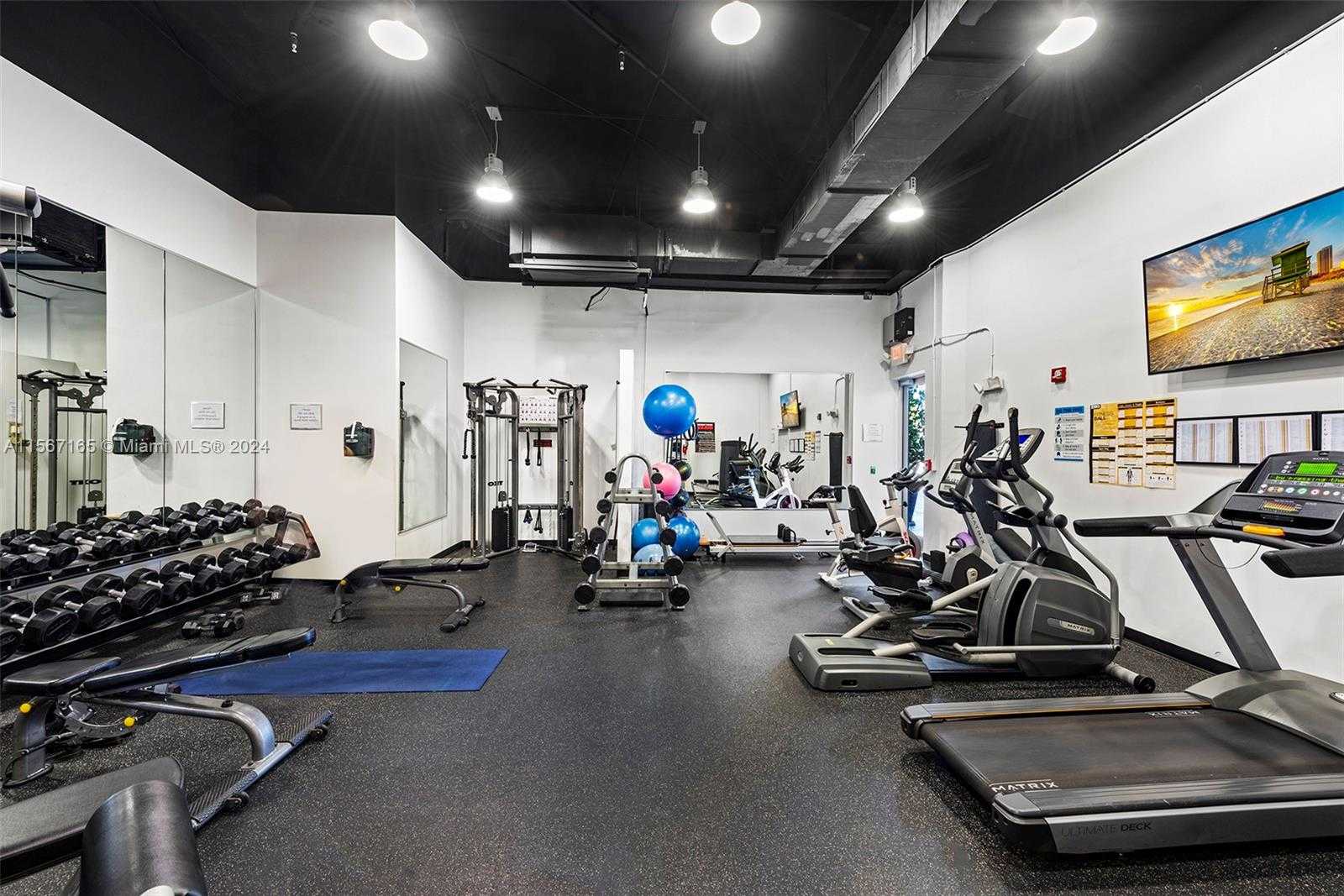 Small Image of 2001 MERIDIAN AVE #517, Miami Beach Number 27