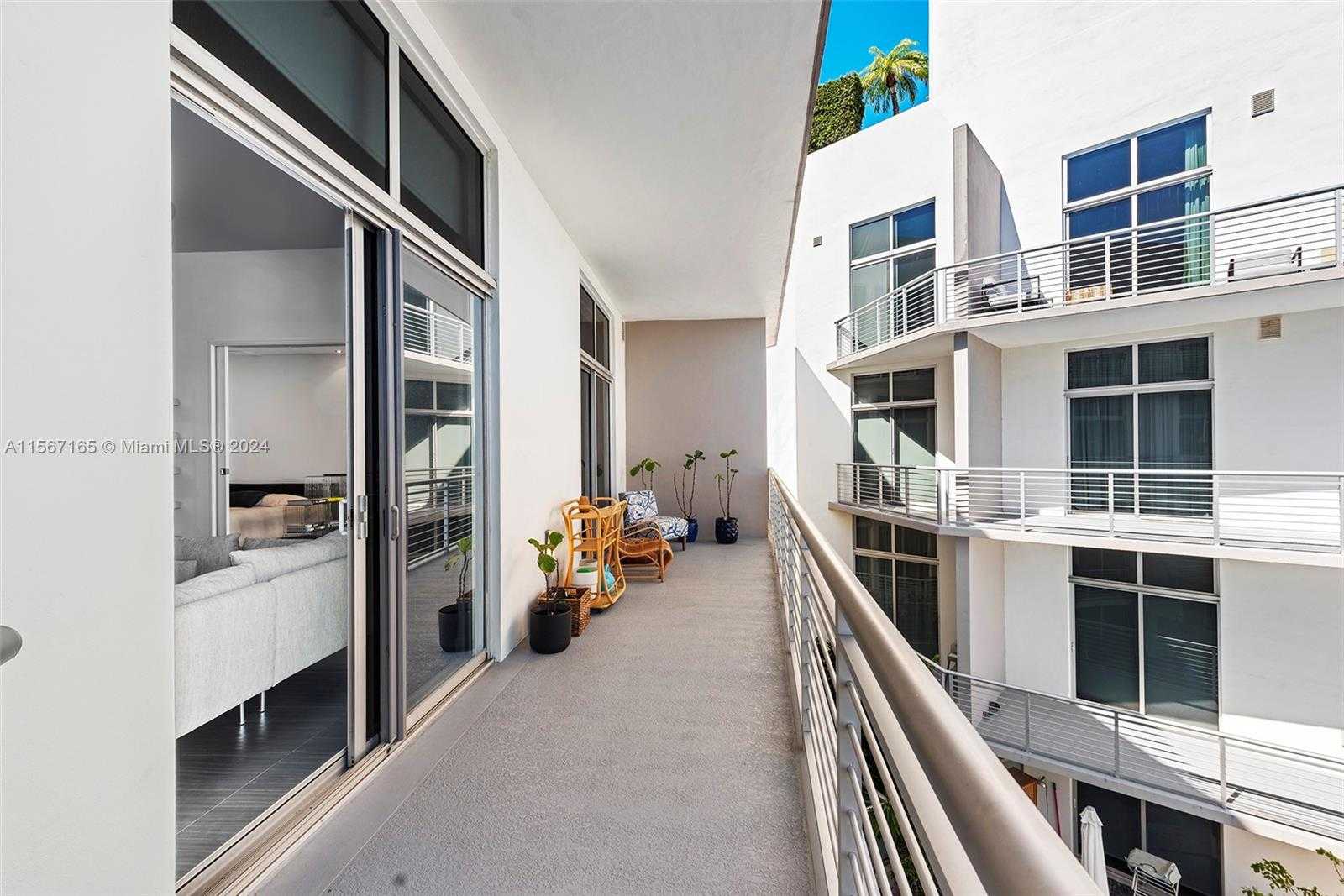 Small Image of 2001 MERIDIAN AVE #517, Miami Beach Number 9
