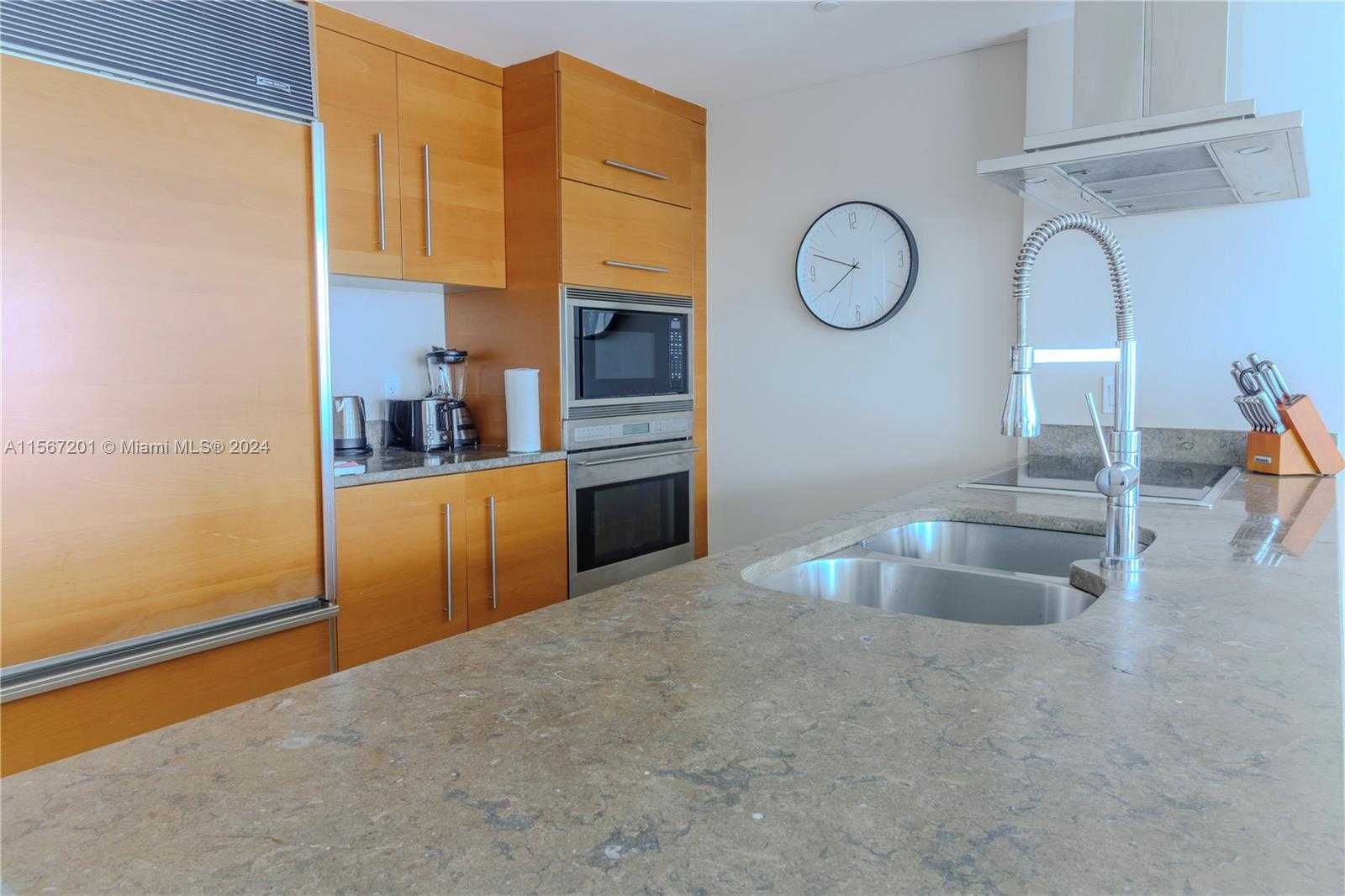 Small Image of 485 BRICKELL AVE #3703, Miami Number 10