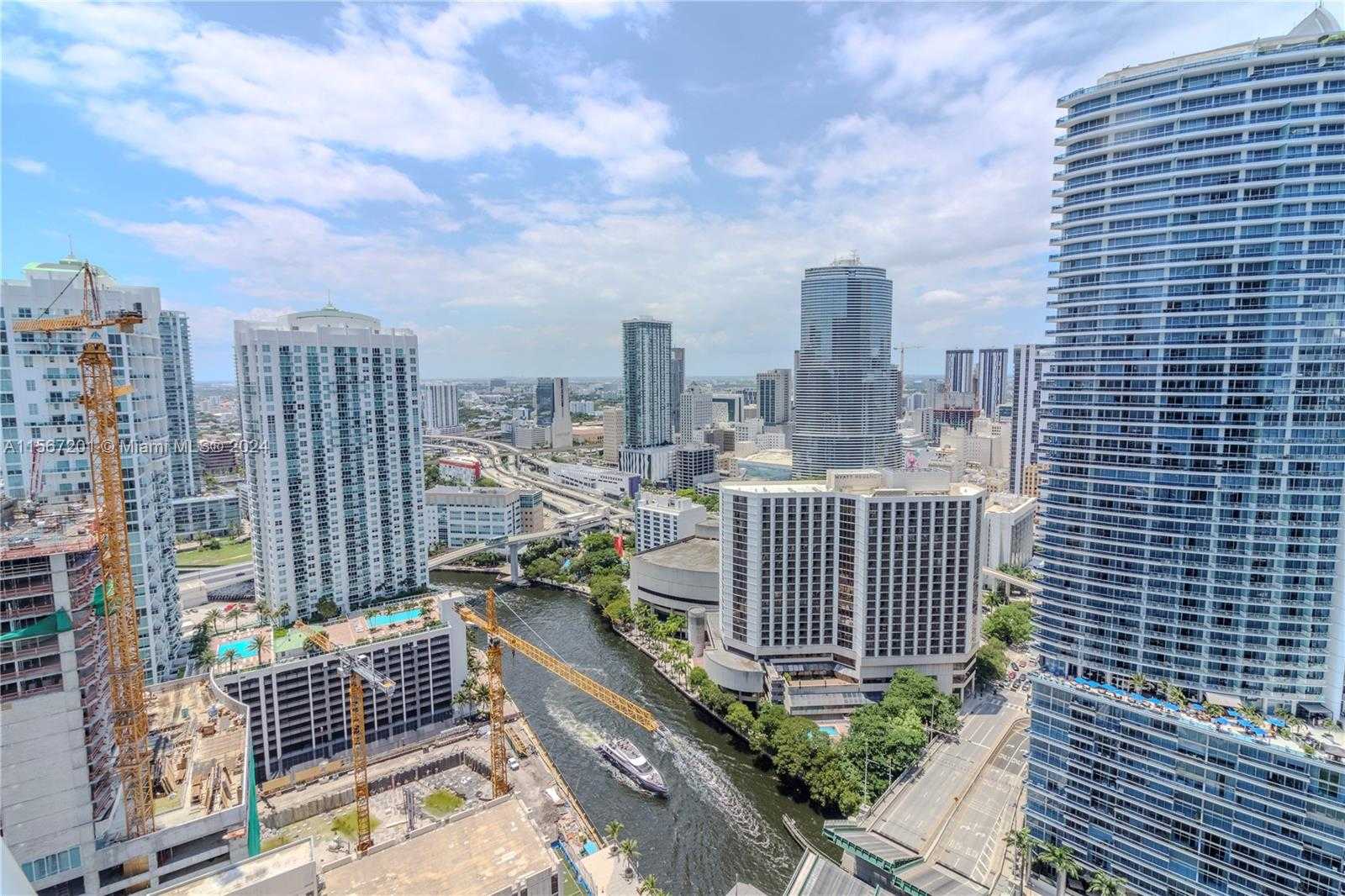 Small Image of 485 BRICKELL AVE #3703, Miami Number 21