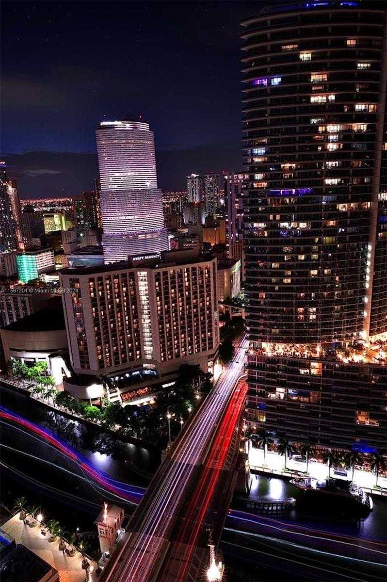Small Image of 485 BRICKELL AVE #3703, Miami Number 24