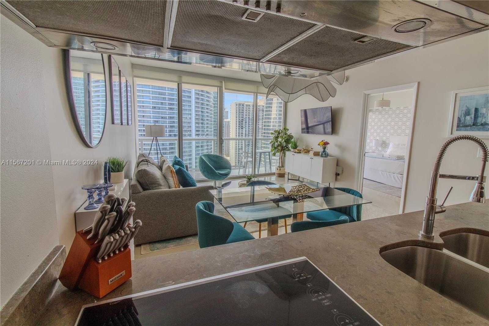 Small Image of 485 BRICKELL AVE #3703, Miami Number 5