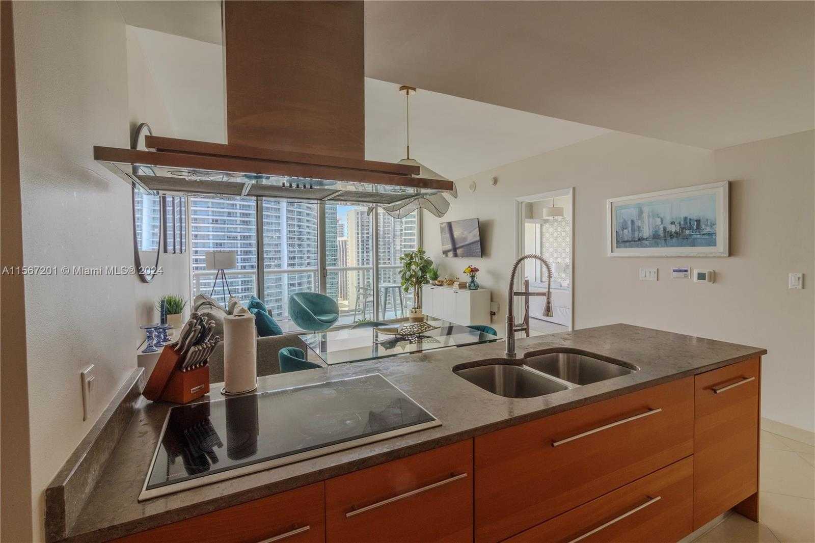 Small Image of 485 BRICKELL AVE #3703, Miami Number 6