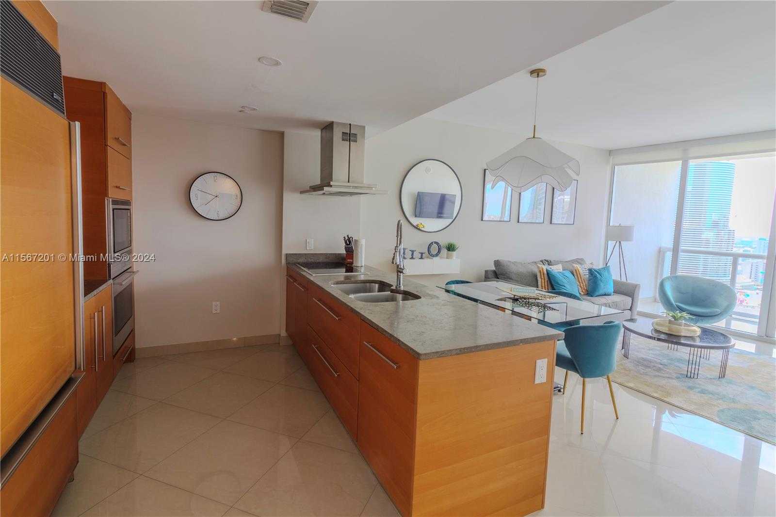 Small Image of 485 BRICKELL AVE #3703, Miami Number 8