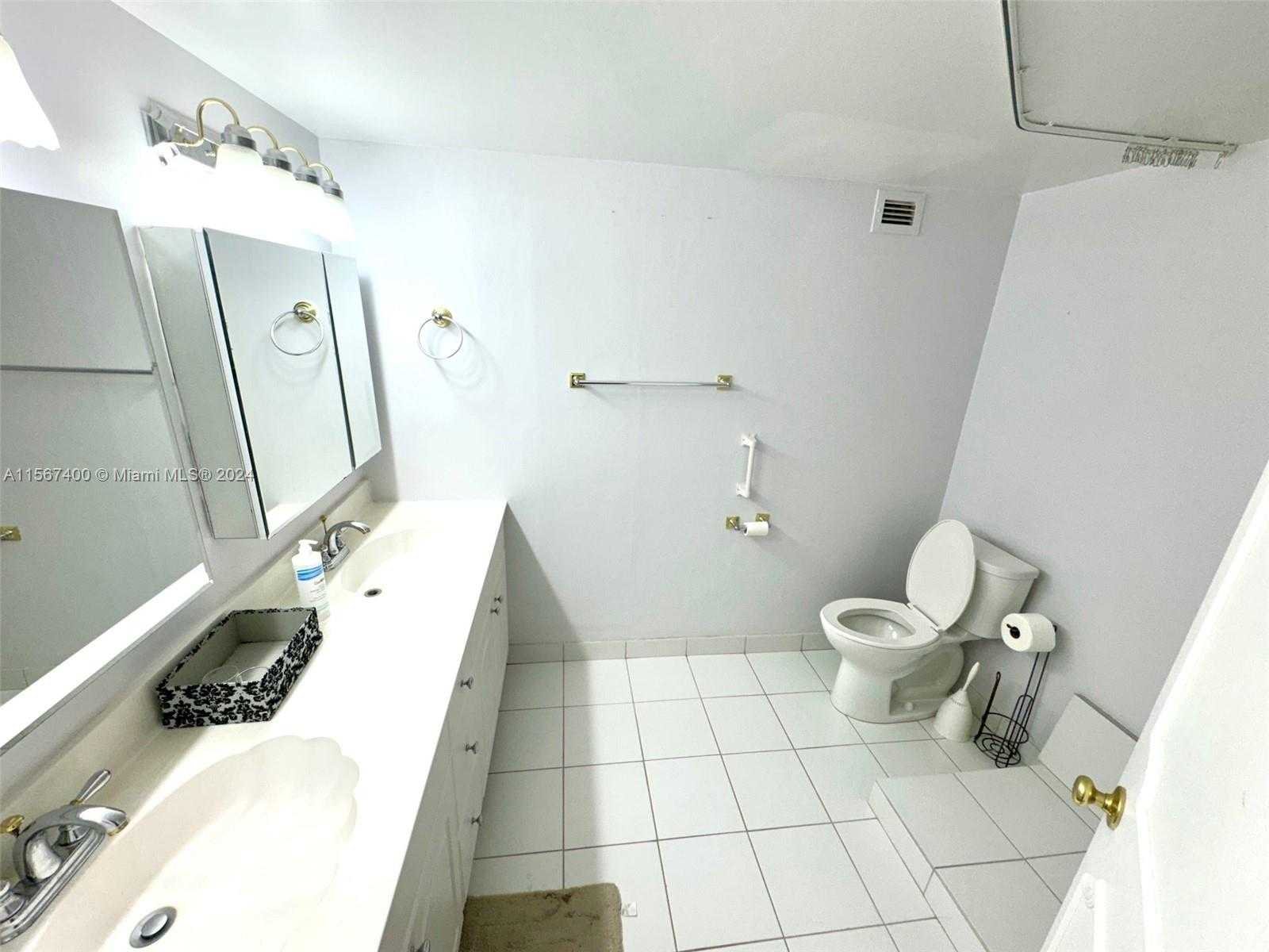 Small Image of 1849 SOUTH OCEAN DR #1602, Hallandale Beach Number 19