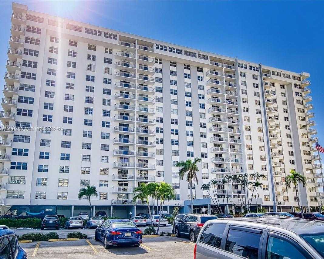 Small Image of 1849 SOUTH OCEAN DR #1602, Hallandale Beach Number 3