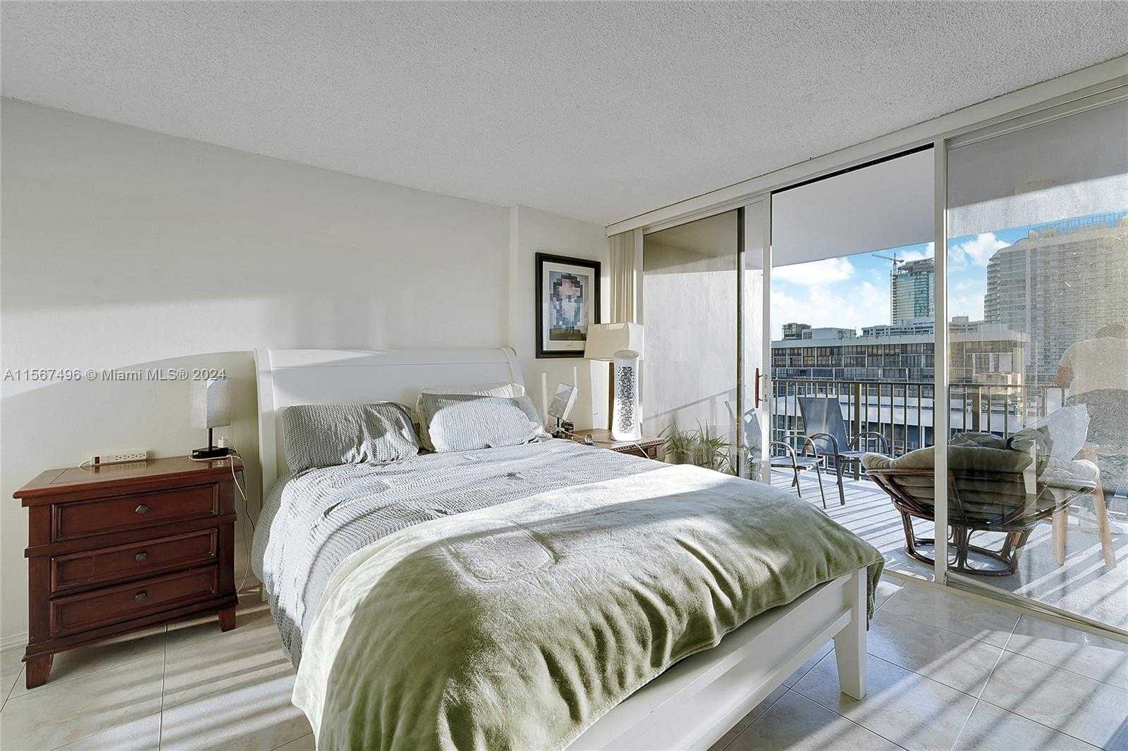 Small Image of 1901 BRICKELL AVE #B2205, Miami Number 6