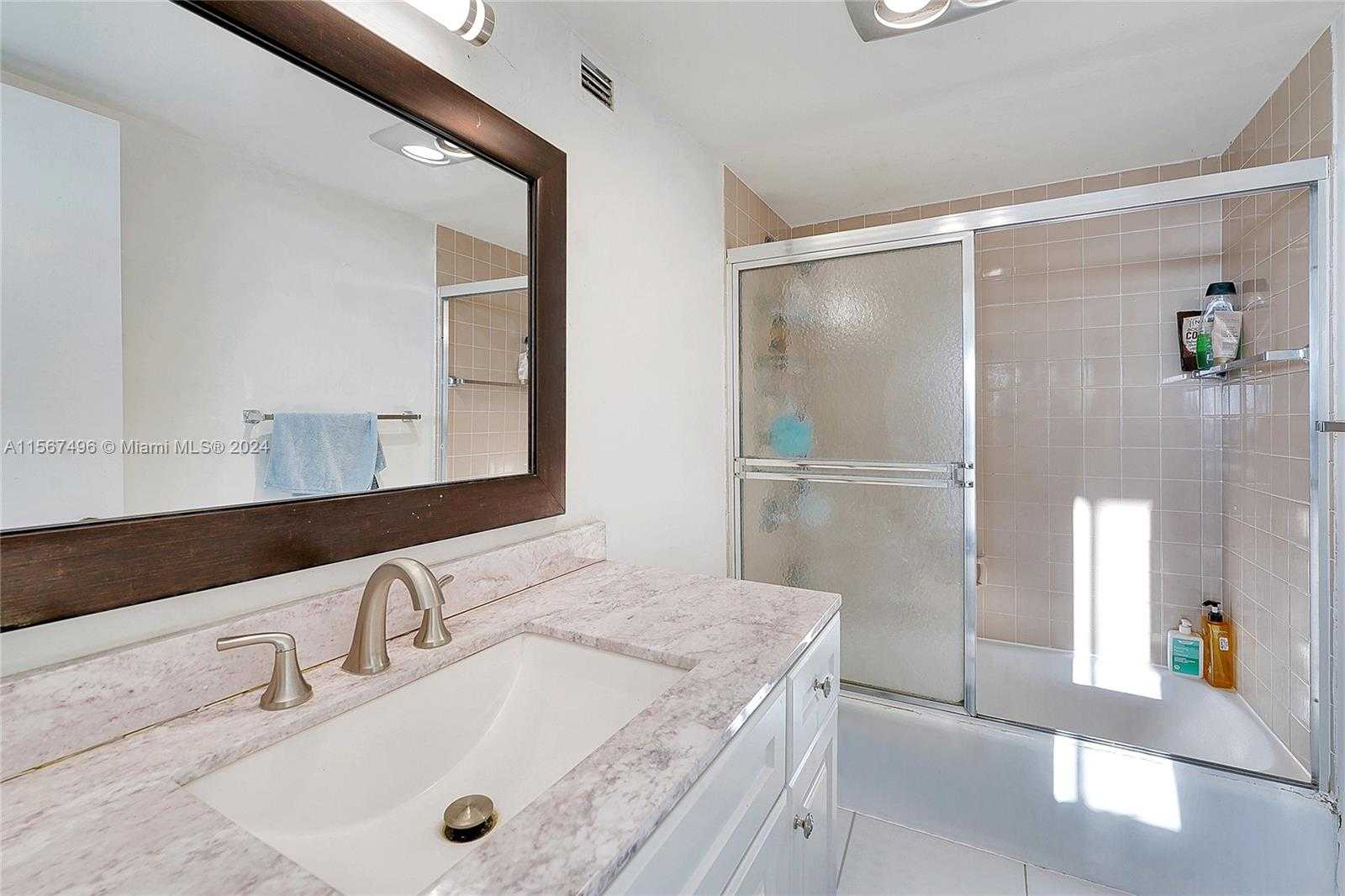Small Image of 1901 BRICKELL AVE #B2205, Miami Number 7