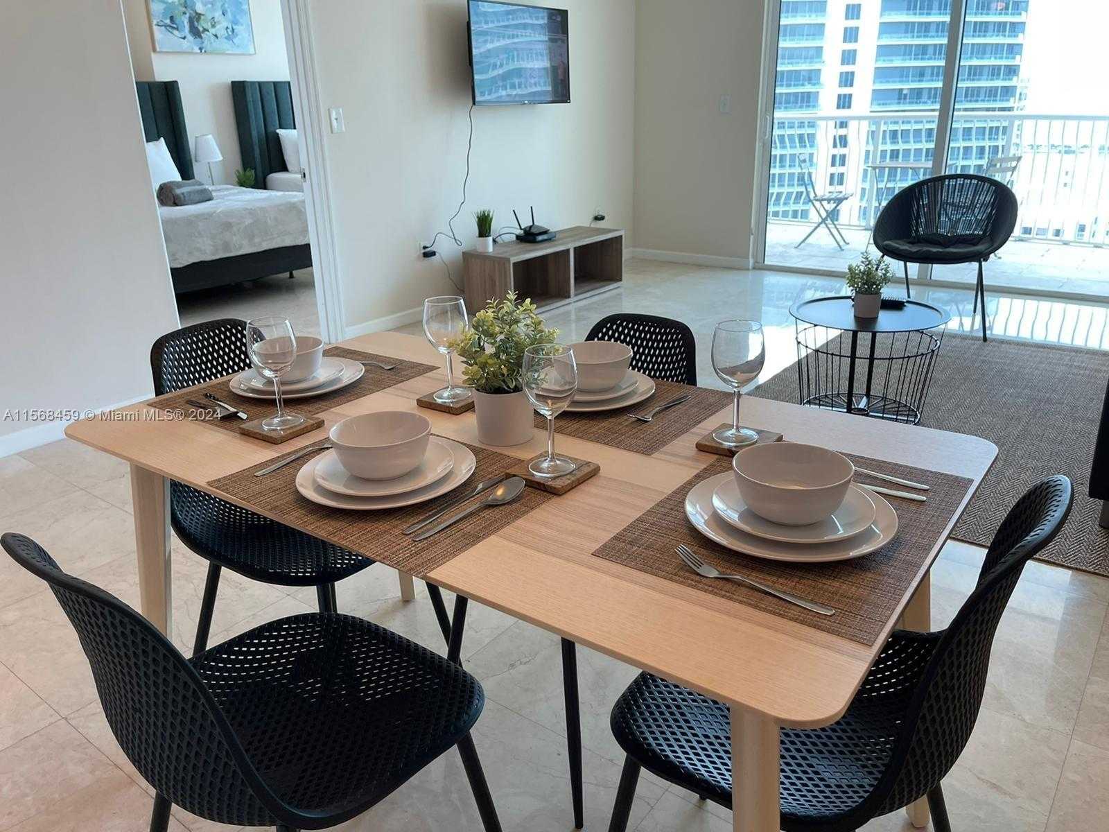 Small Image of 1200 BRICKELL BAY DR #4217, Miami Number 12