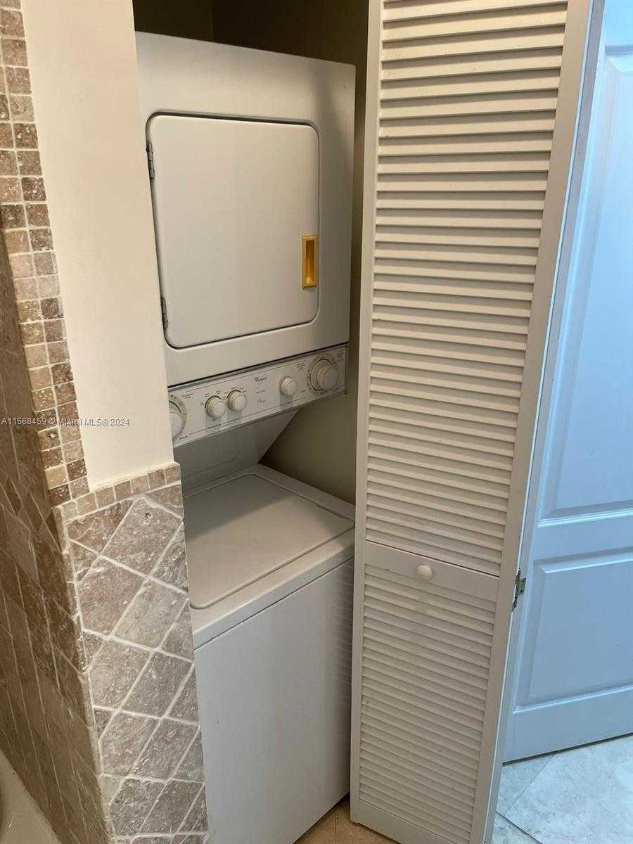 Small Image of 1200 BRICKELL BAY DR #4217, Miami Number 19