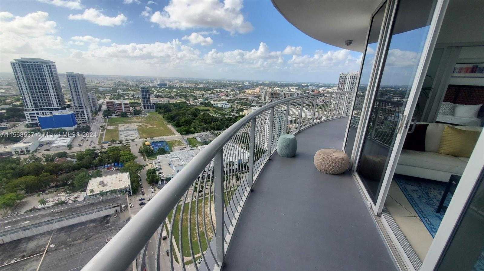 Small Image of 1750 NORTH BAYSHORE DR #3814, Miami Number 2