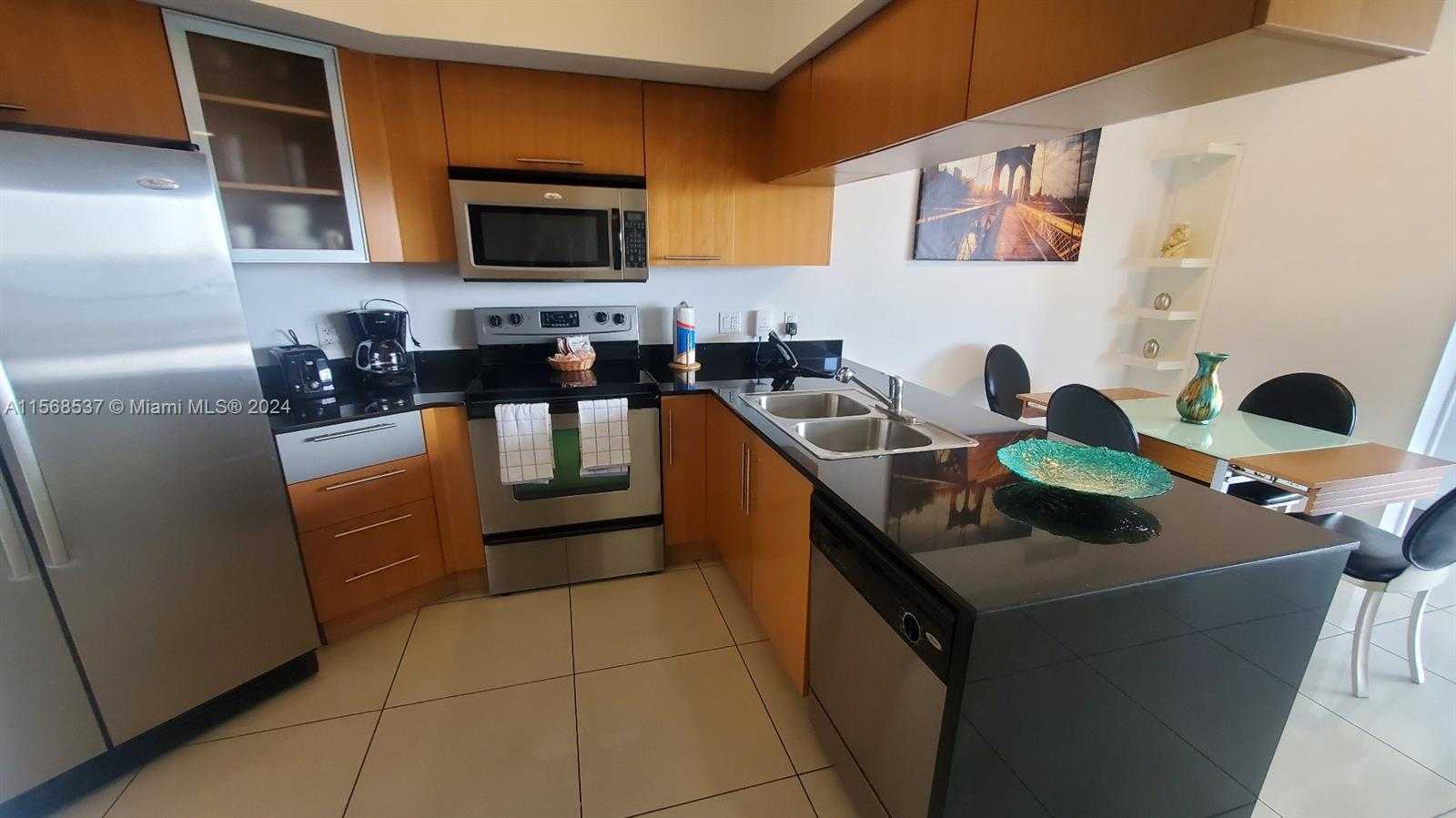 Small Image of 1750 NORTH BAYSHORE DR #3814, Miami Number 4