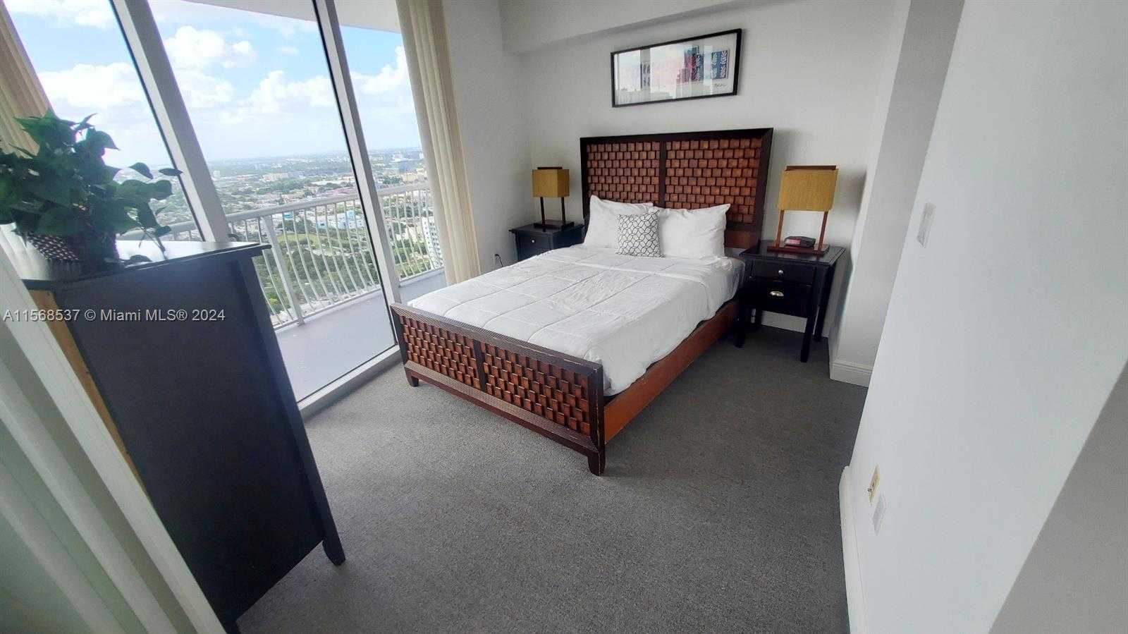 Small Image of 1750 NORTH BAYSHORE DR #3814, Miami Number 9
