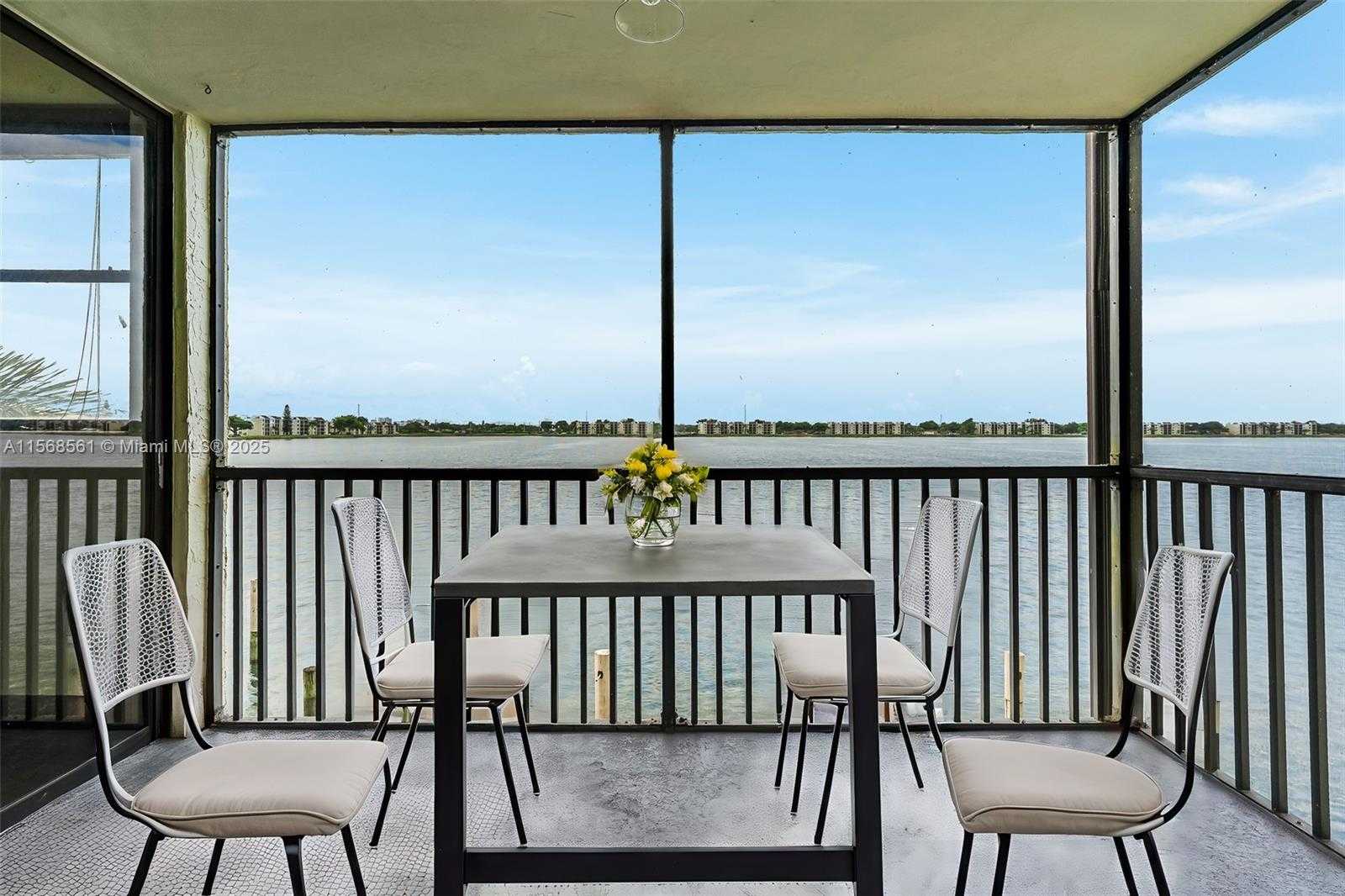 Small Image of 106 LAKE EMERALD DR #210, Oakland Park Number 11