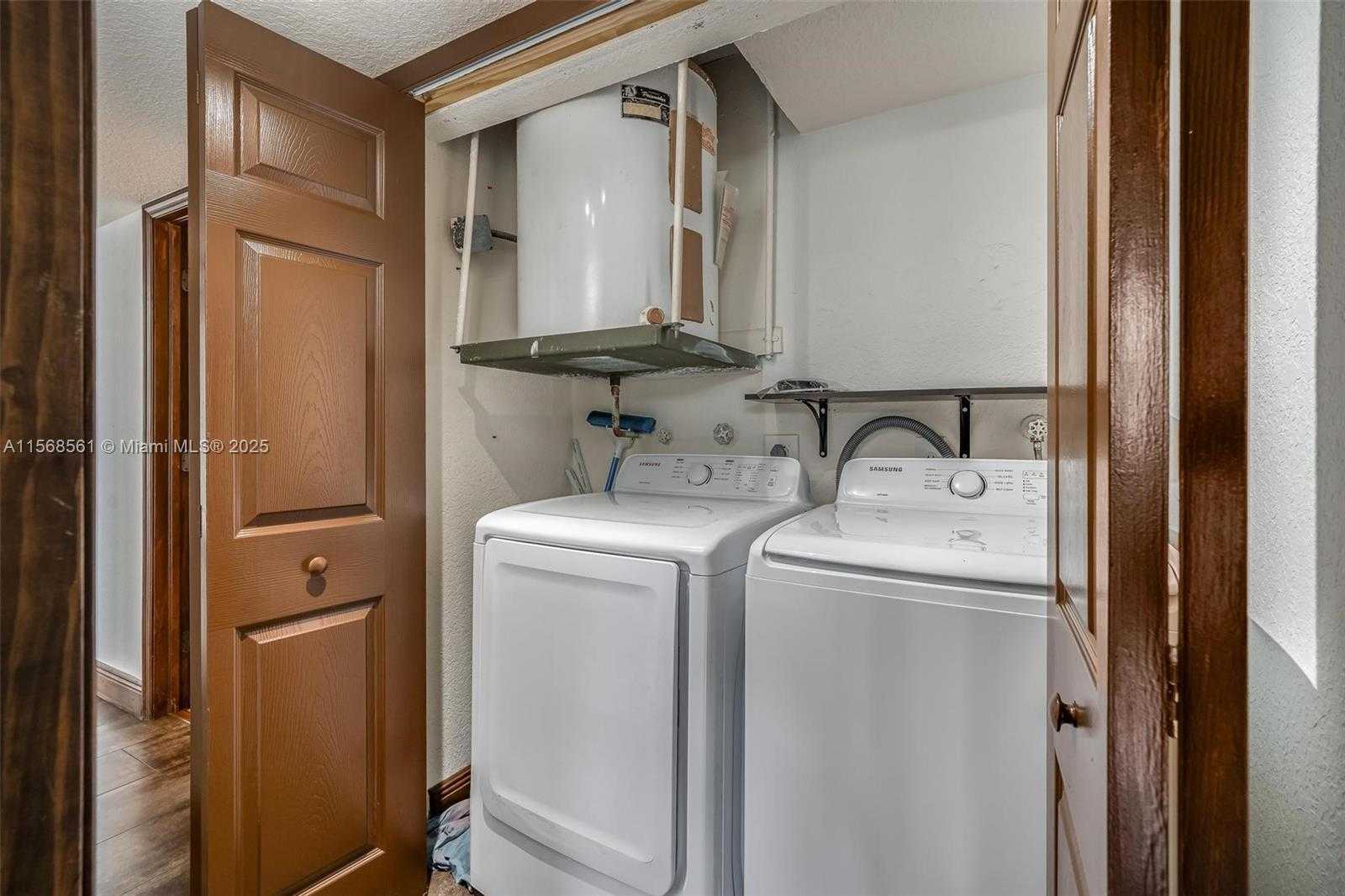 Small Image of 106 LAKE EMERALD DR #210, Oakland Park Number 15