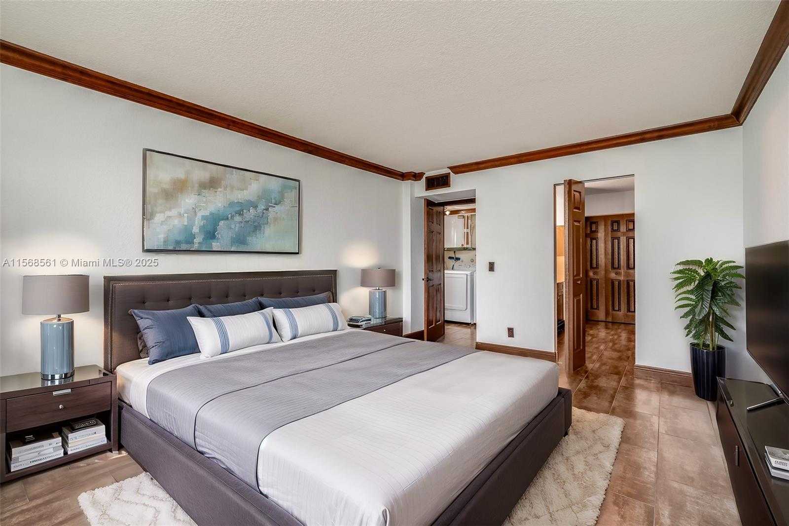 Small Image of 106 LAKE EMERALD DR #210, Oakland Park Number 17