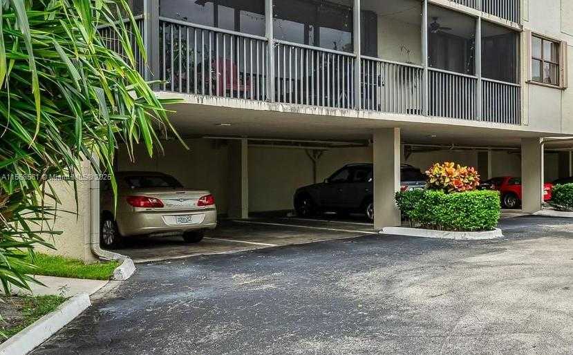 Small Image of 106 LAKE EMERALD DR #210, Oakland Park Number 23