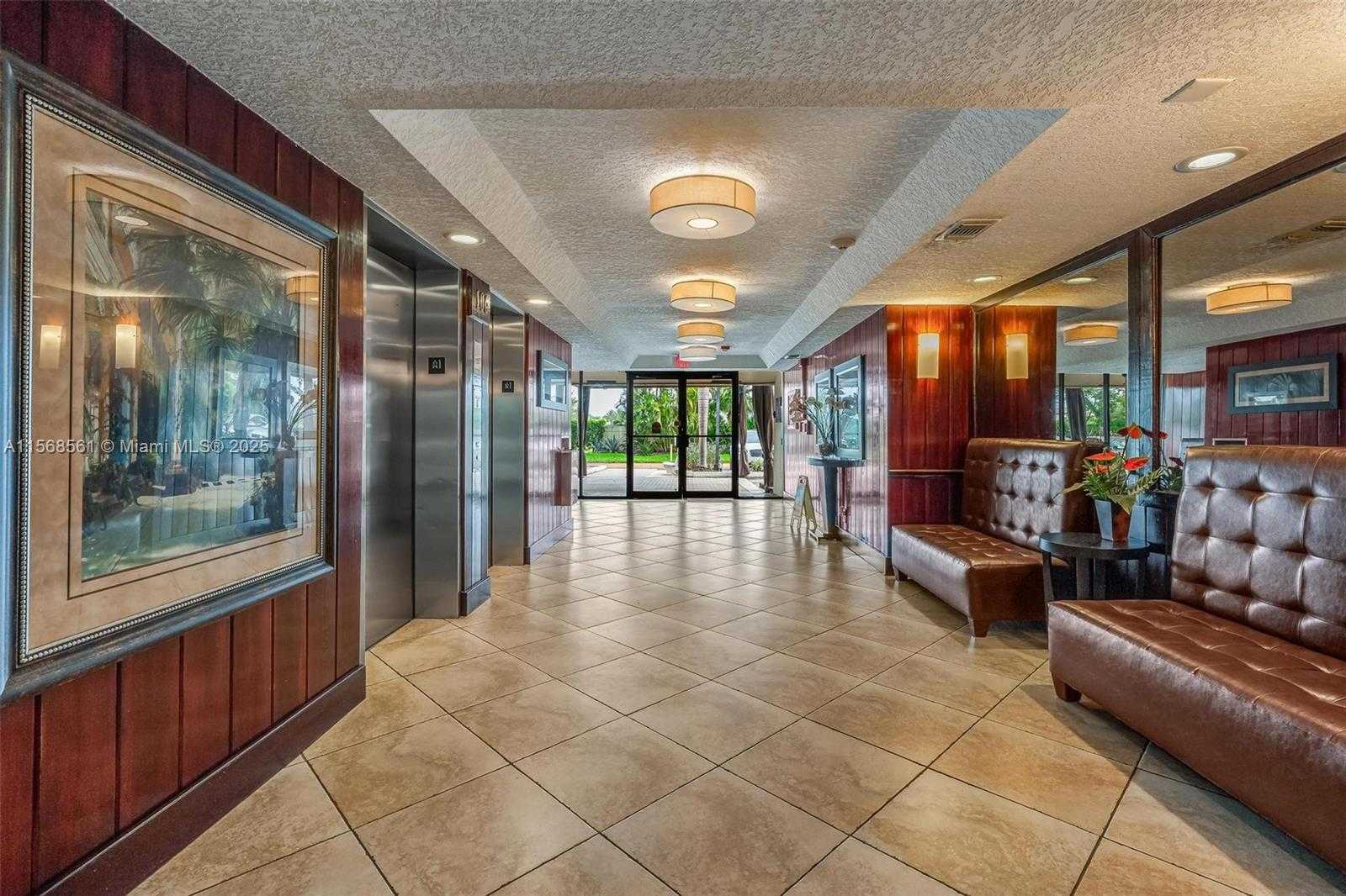 Small Image of 106 LAKE EMERALD DR #210, Oakland Park Number 25