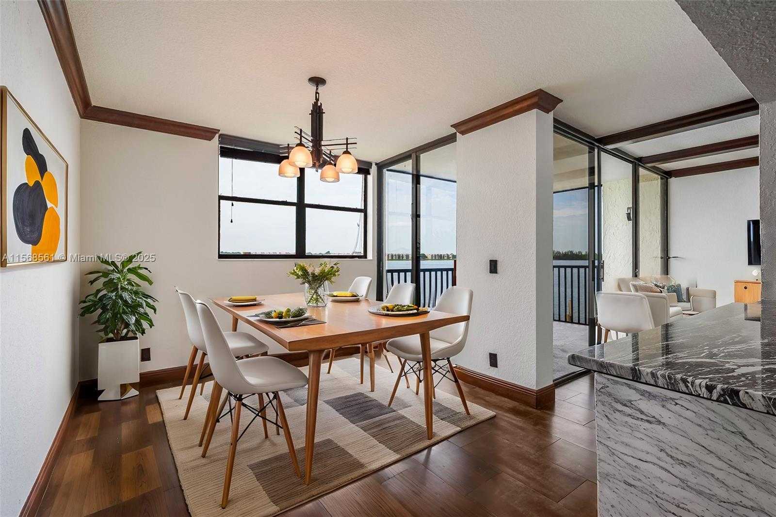 Small Image of 106 LAKE EMERALD DR #210, Oakland Park Number 5