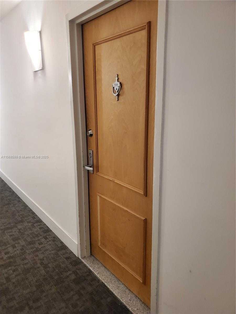 Small Image of 1200 SOUTH BRICKELL BAY DR #3309, Miami Number 4