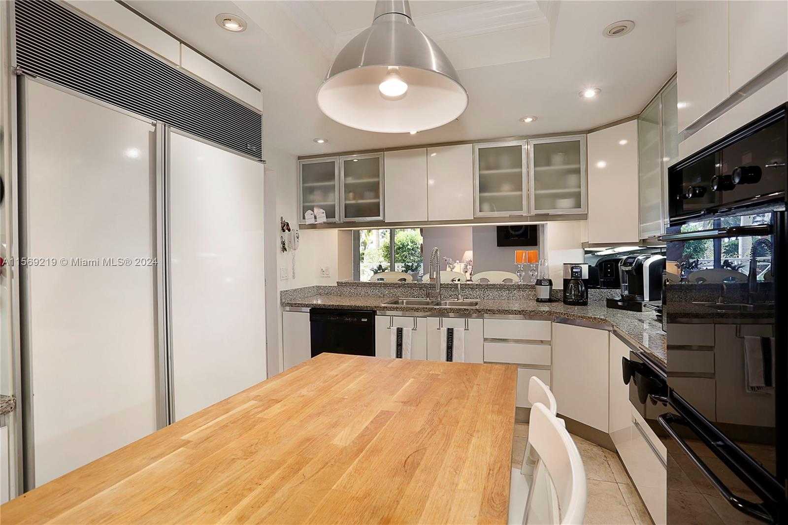 Small Image of 445 GRAND BAY DR #215, Key Biscayne Number 11
