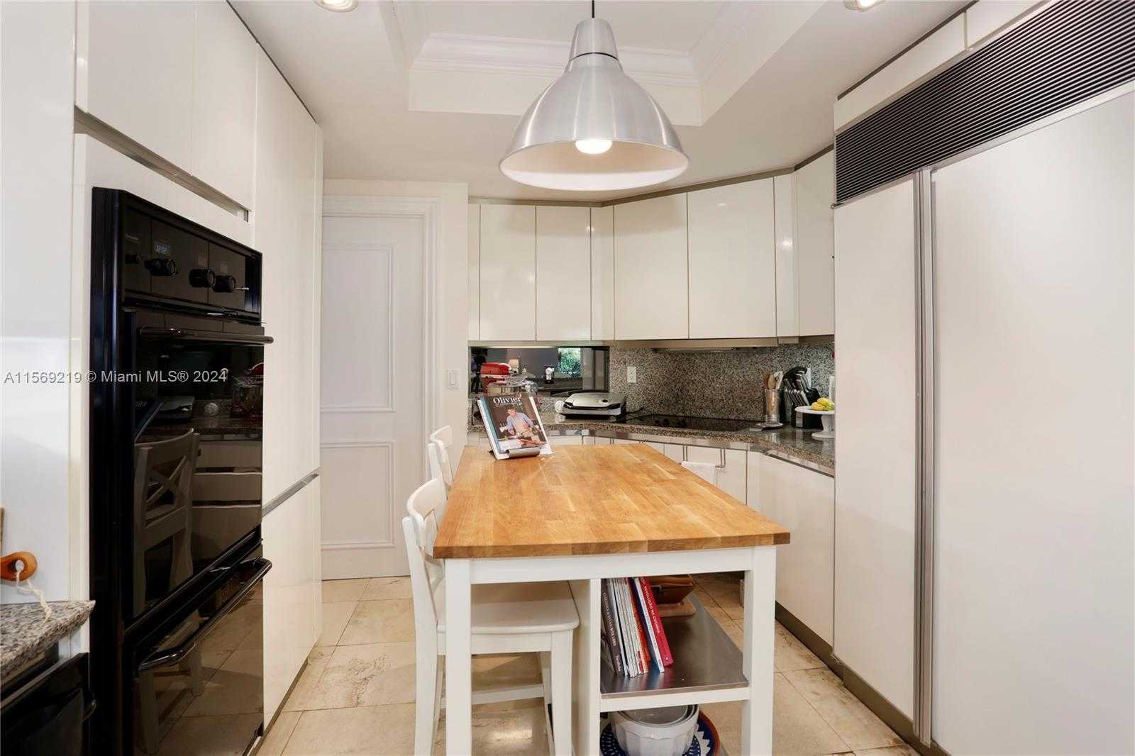 Small Image of 445 GRAND BAY DR #215, Key Biscayne Number 8