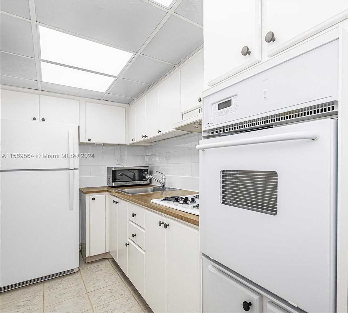 Small Image of 1200 WEST AVE #PH11, Miami Beach Number 19