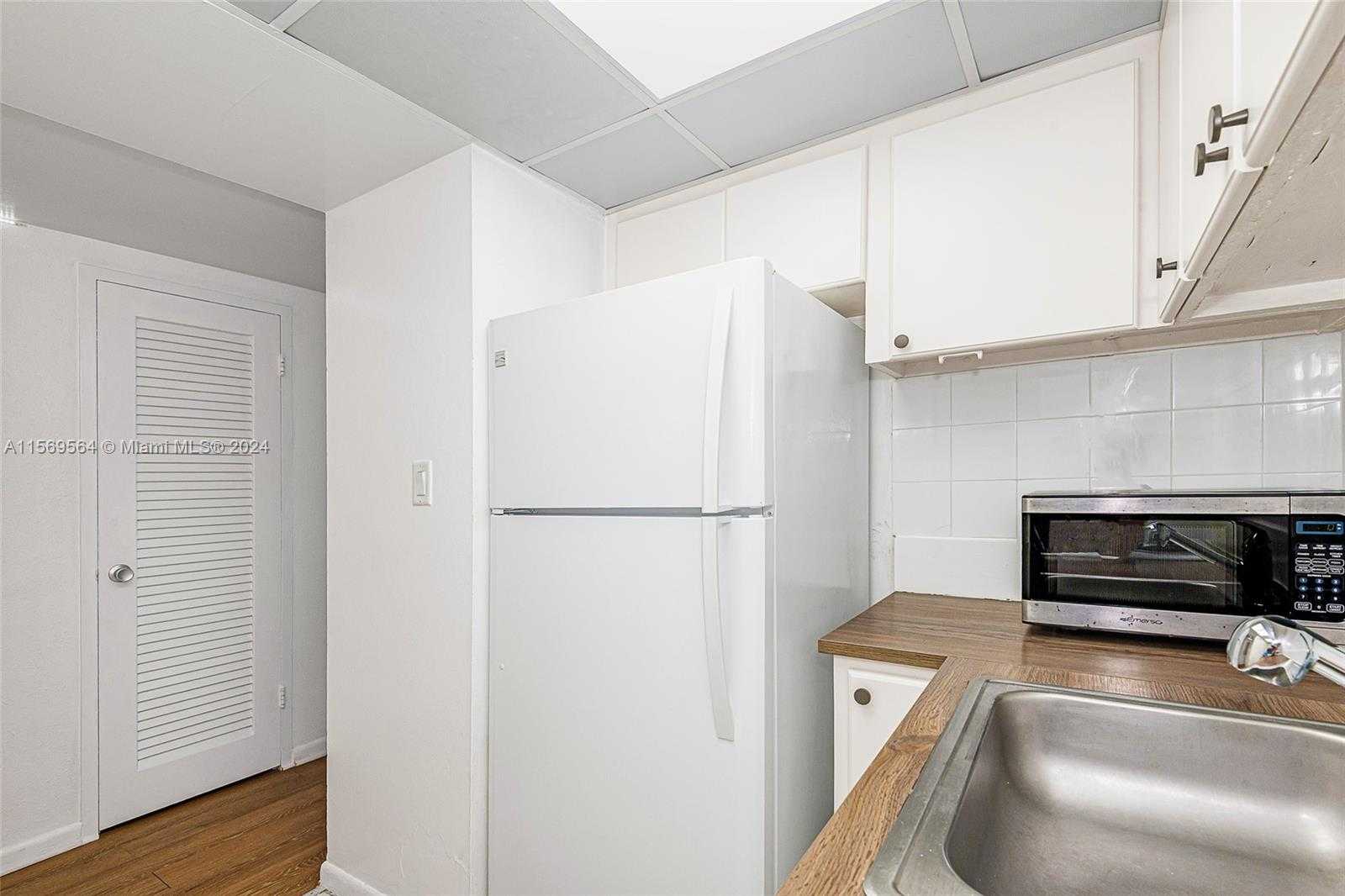 Small Image of 1200 WEST AVE #PH11, Miami Beach Number 21