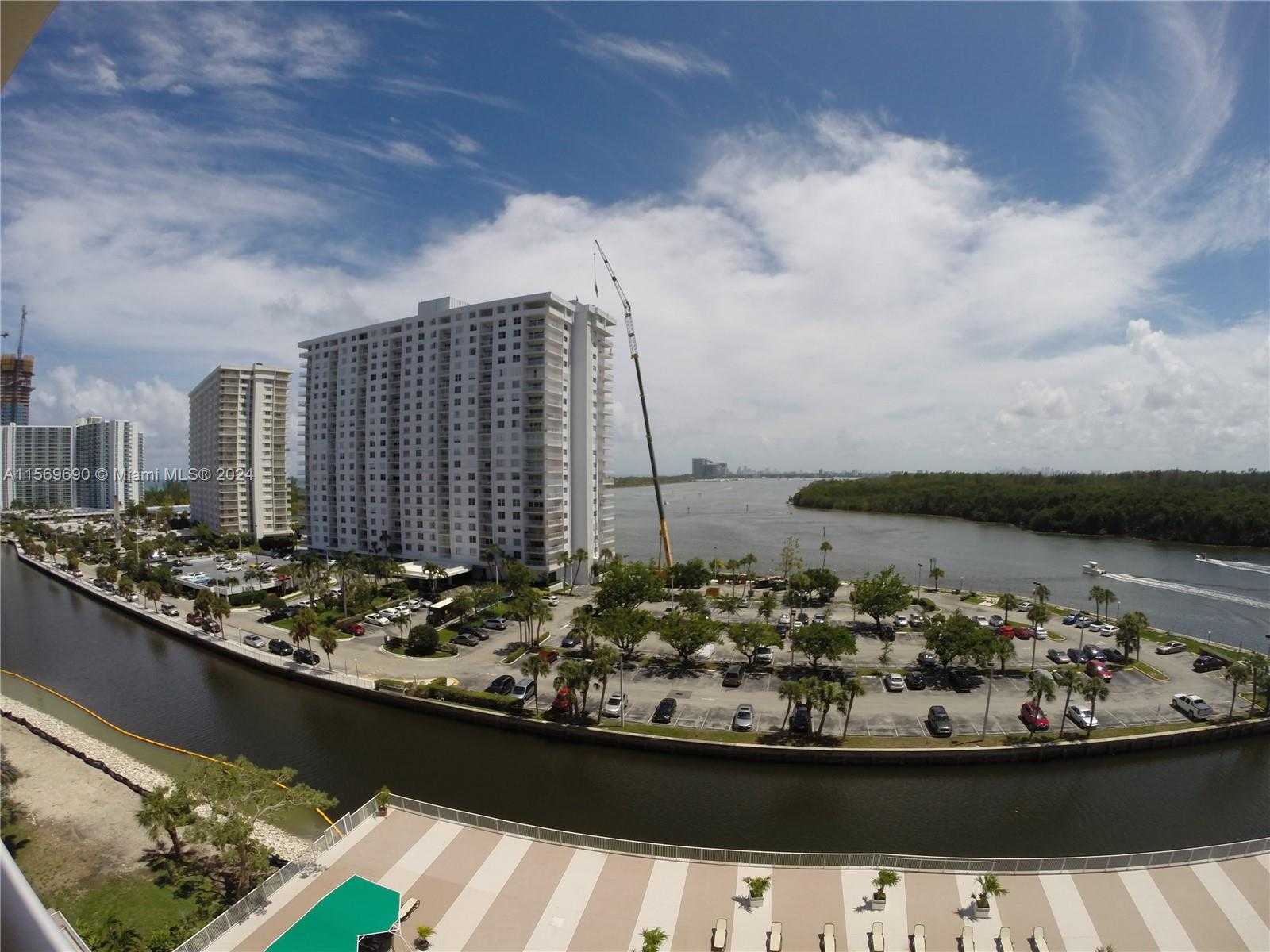Small Image of 400 KINGS POINT DR #905, Sunny Isles Beach Number 5