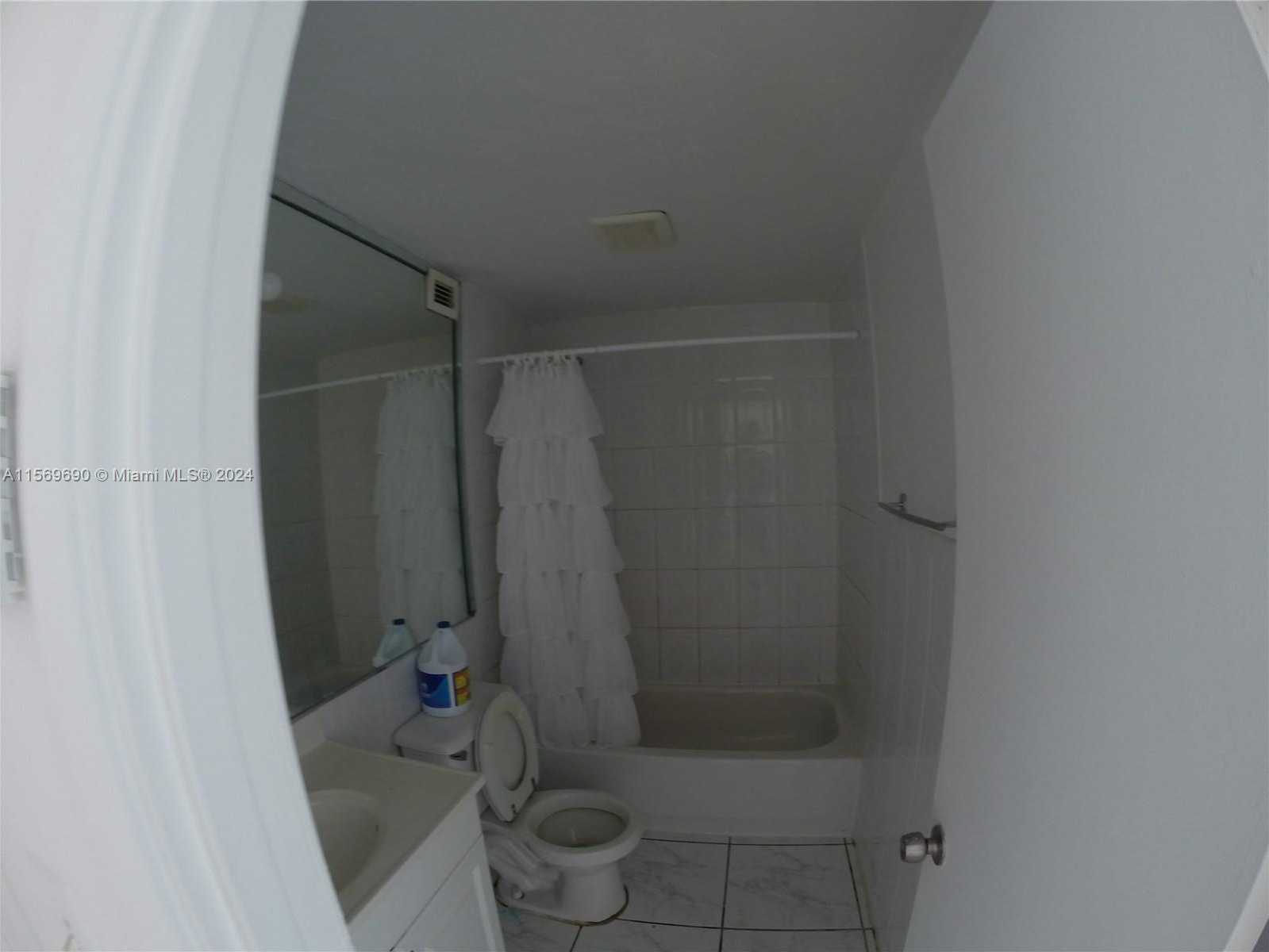 Small Image of 400 KINGS POINT DR #905, Sunny Isles Beach Number 7