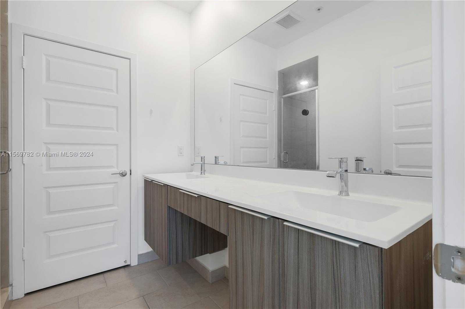 Small Image of 4740 NORTH WEST 84TH CT #17, Doral Number 12