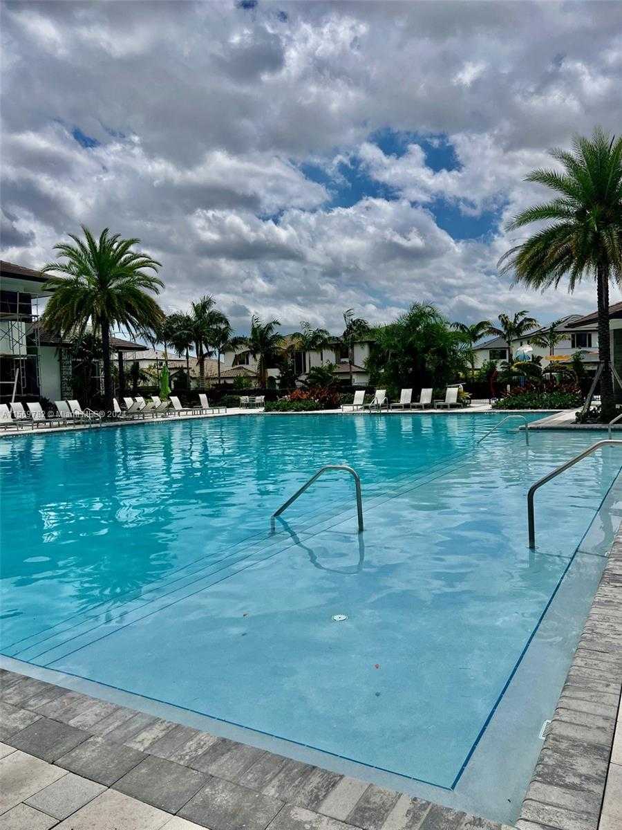 Small Image of 4740 NORTH WEST 84TH CT #17, Doral Number 24