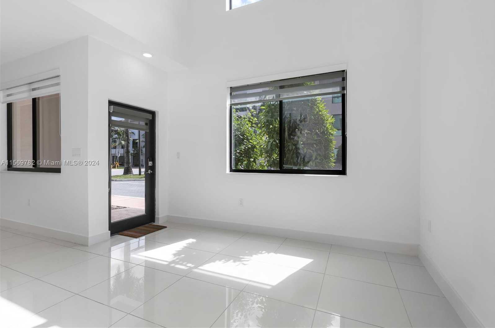 Small Image of 4740 NORTH WEST 84TH CT #17, Doral Number 5