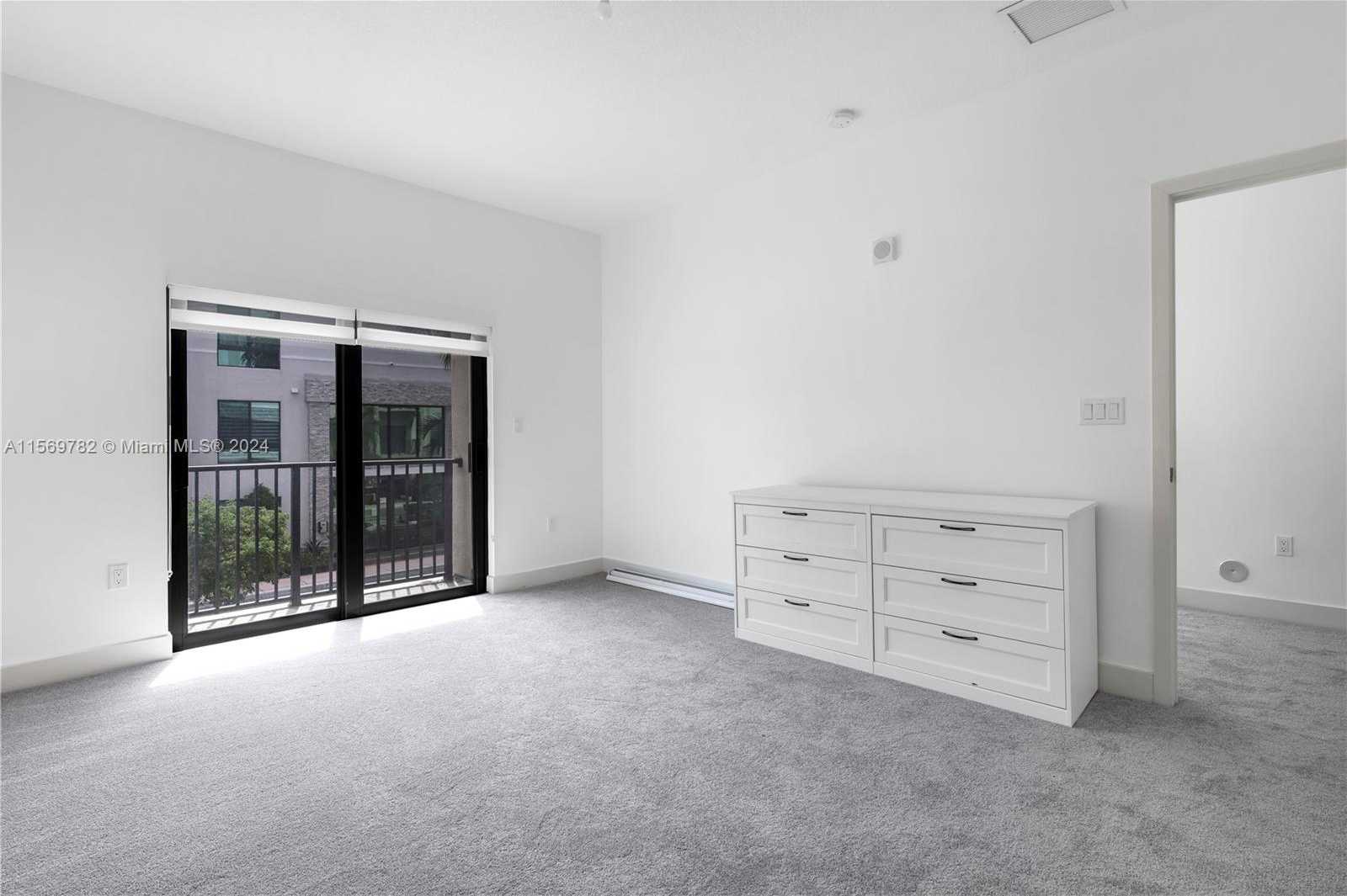 Small Image of 4740 NORTH WEST 84TH CT #17, Doral Number 6