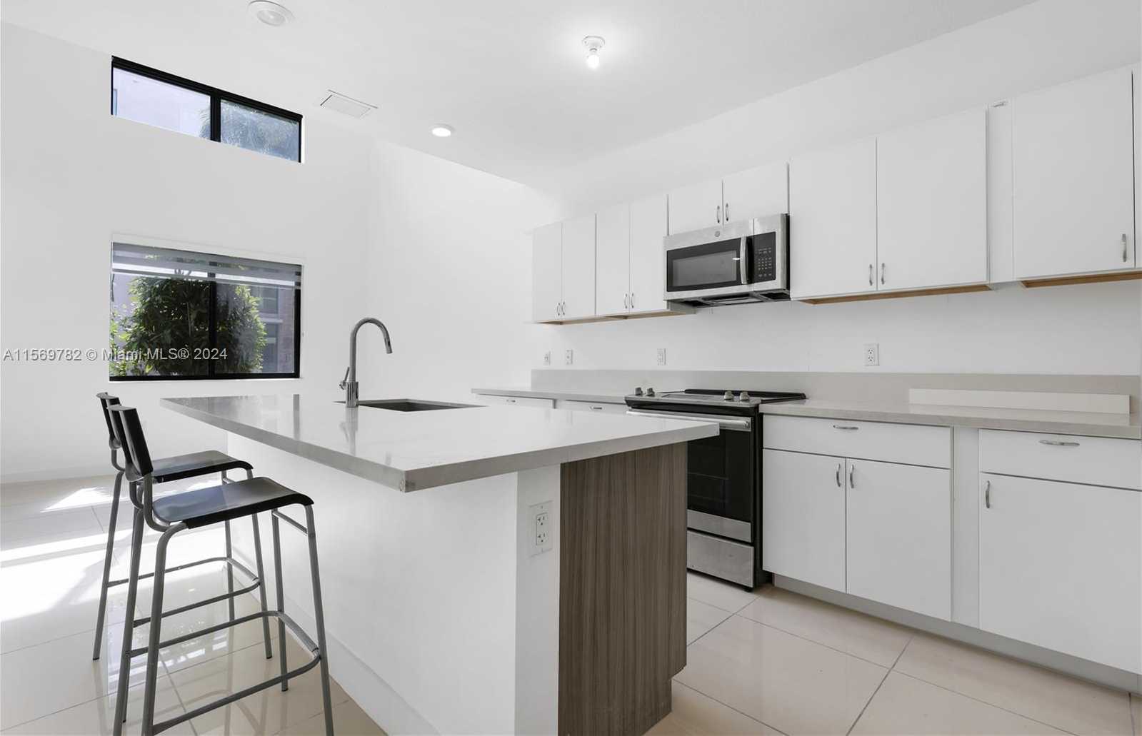 Small Image of 4740 NORTH WEST 84TH CT #17, Doral Number 9