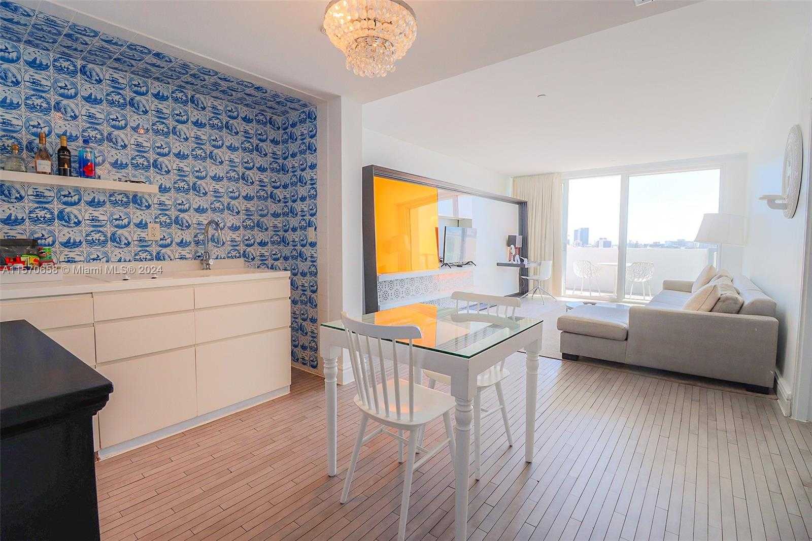 Small Image of 1100 WEST AVENUE #PH17, Miami Beach Number 3