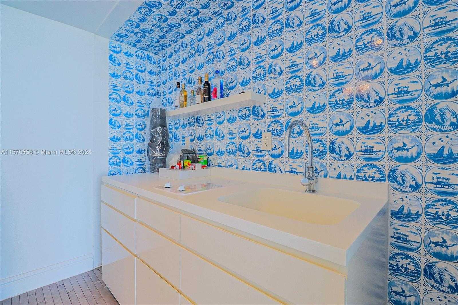 Small Image of 1100 WEST AVENUE #PH17, Miami Beach Number 5