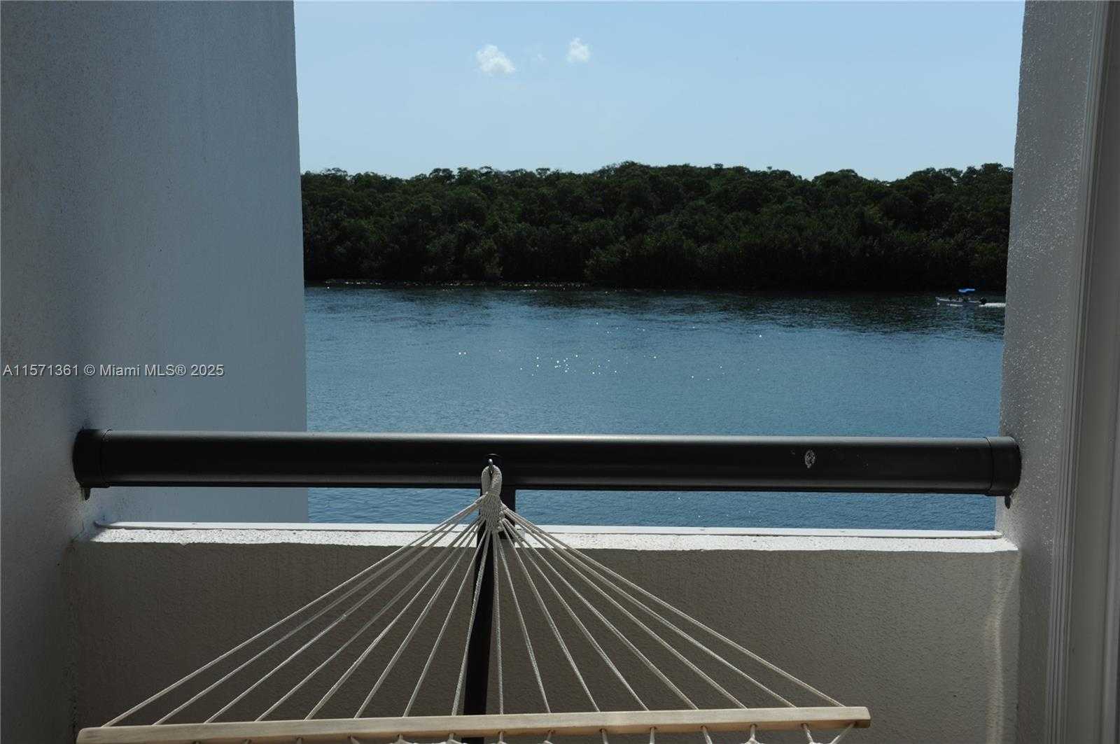 Small Image of 456 POINCIANA DR #1620, Sunny Isles Beach Number 11