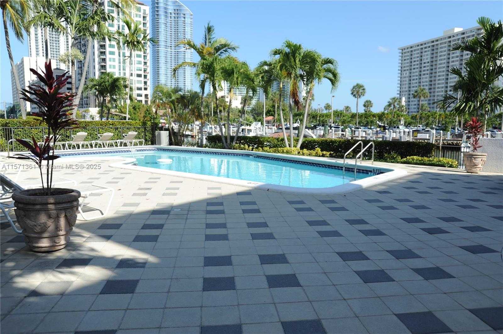Small Image of 456 POINCIANA DR #1620, Sunny Isles Beach Number 12