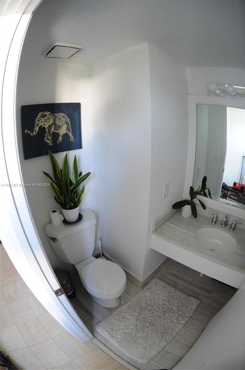 Small Image of 456 POINCIANA DR #1620, Sunny Isles Beach Number 19