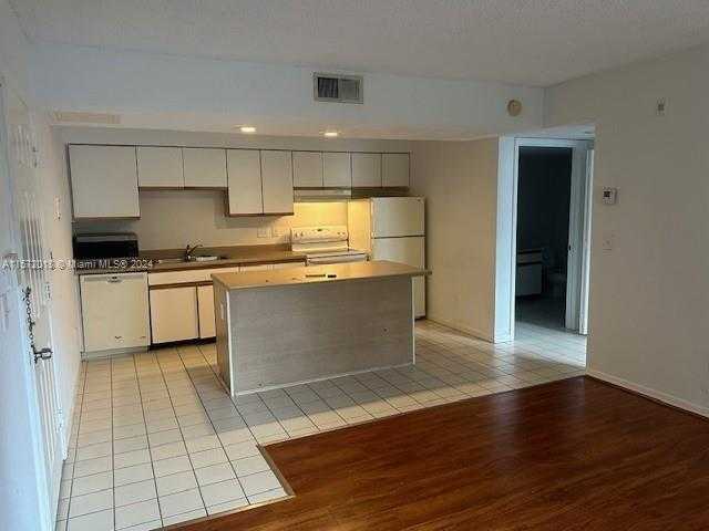 Small Image of 3985 WEST MCNAB RD #A111, Pompano Beach Number 29