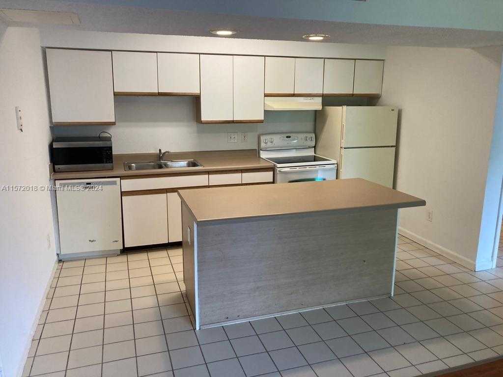 Small Image of 3985 WEST MCNAB RD #A111, Pompano Beach Number 3