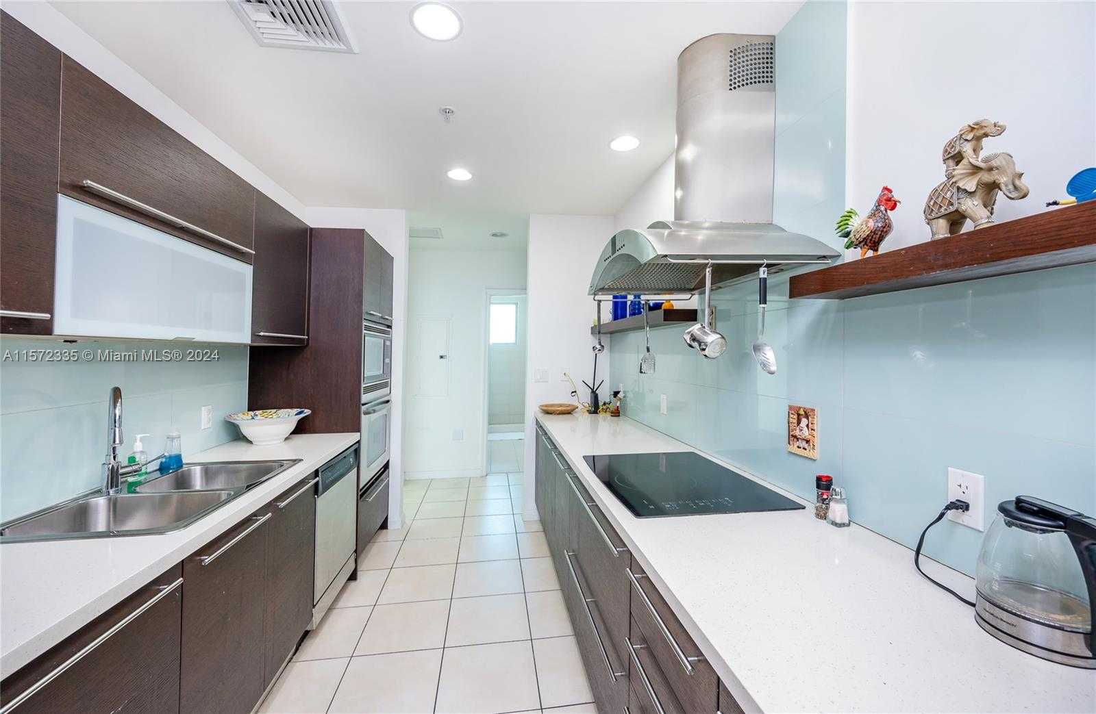 Small Image of 7928 EAST DR #704, North Bay Village Number 10
