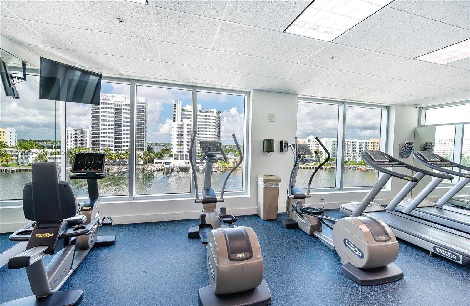 Small Image of 7928 EAST DR #704, North Bay Village Number 26