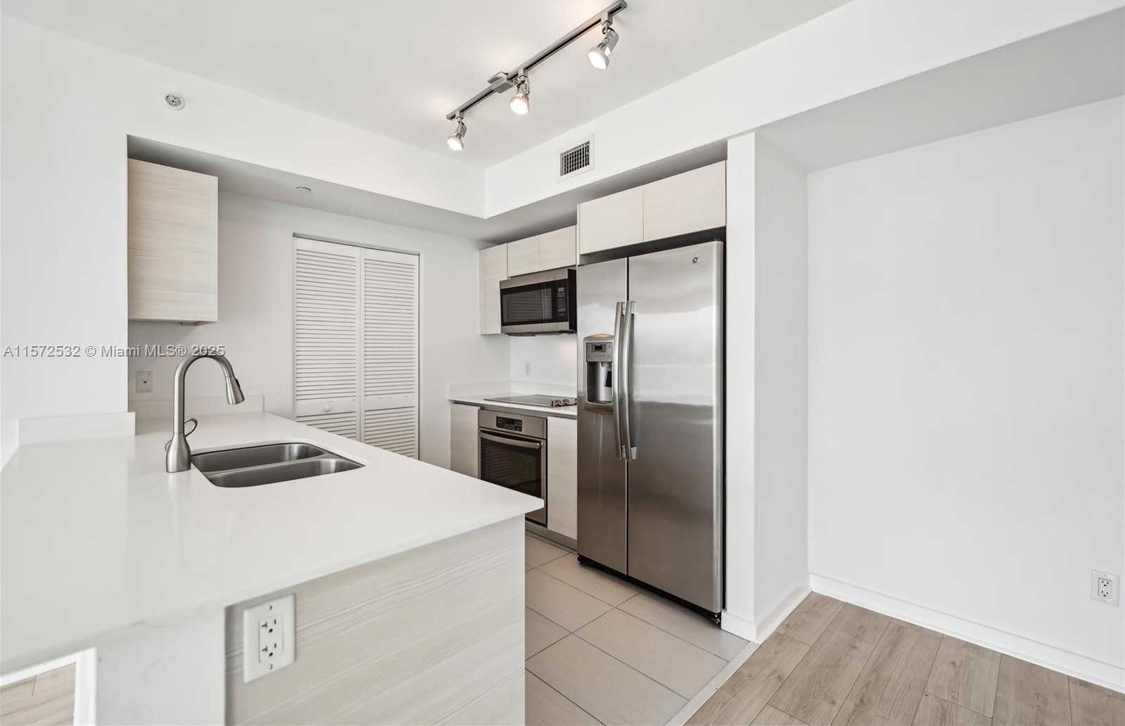 Small Image of 4250 BISCAYNE BLVD #1516, Miami Number 7