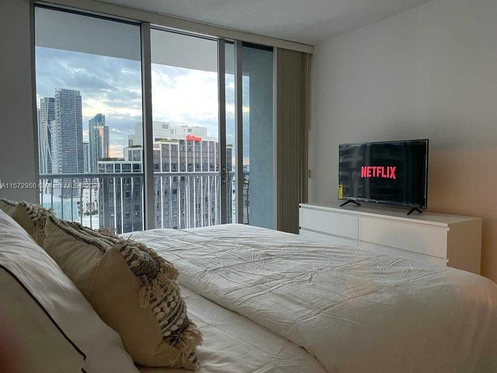 Small Image of 1750 NORTH BAYSHORE DR #2710, Miami Number 15