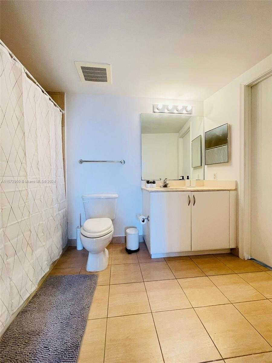 Small Image of 1750 NORTH BAYSHORE DR #2710, Miami Number 17