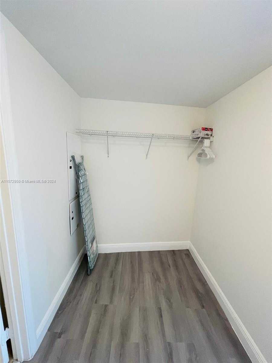 Small Image of 1750 NORTH BAYSHORE DR #2710, Miami Number 19